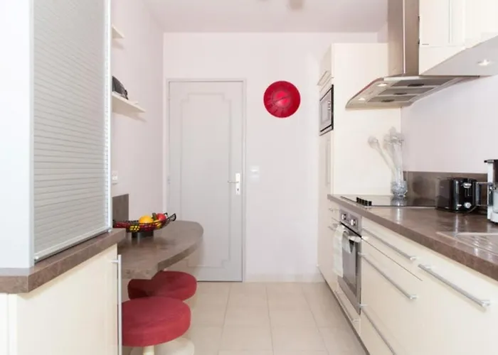 Fettolina Palm Beach, Location Front De Et Appartement Cannes