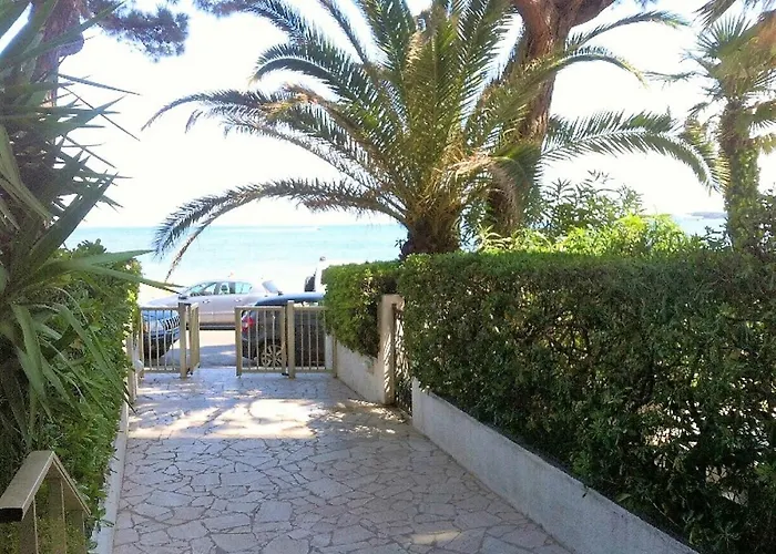 Apartment Fettolina Palm Beach, Location Front De Et Cannes