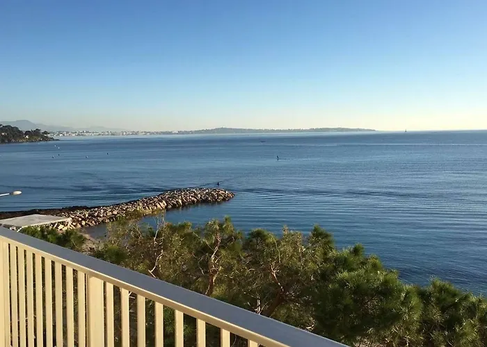 Fettolina Palm Beach, Location Front De Et Appartement Cannes